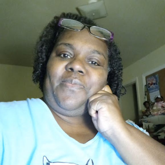 Meet your Posher, Sabrina - Picture 1 of 1